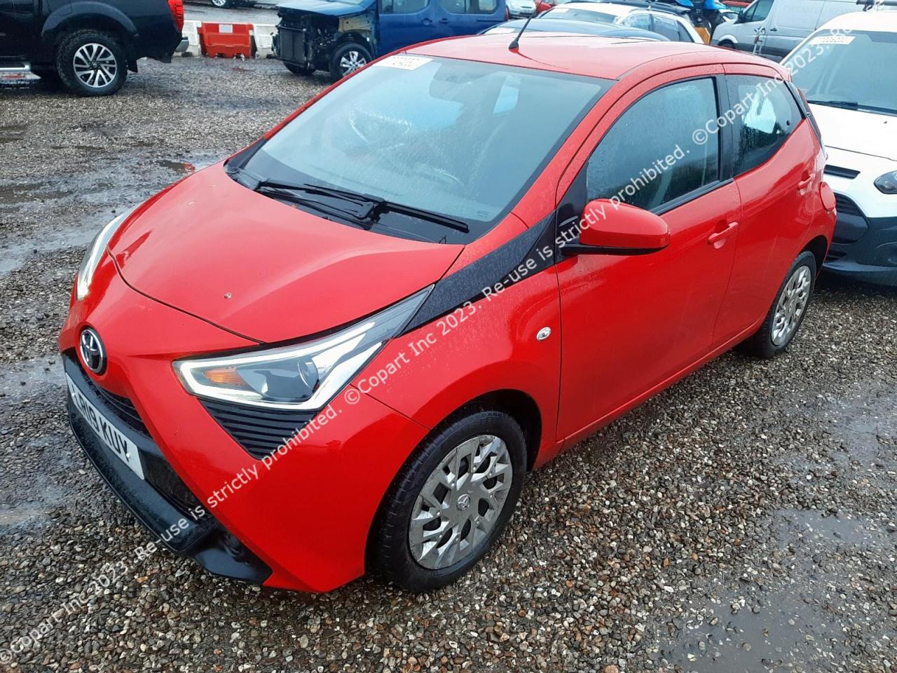 TOYOTA AYGO X-PLA 2019. Lot# 77724393. VIN JTDKGNEC30N433738. Photo 1
